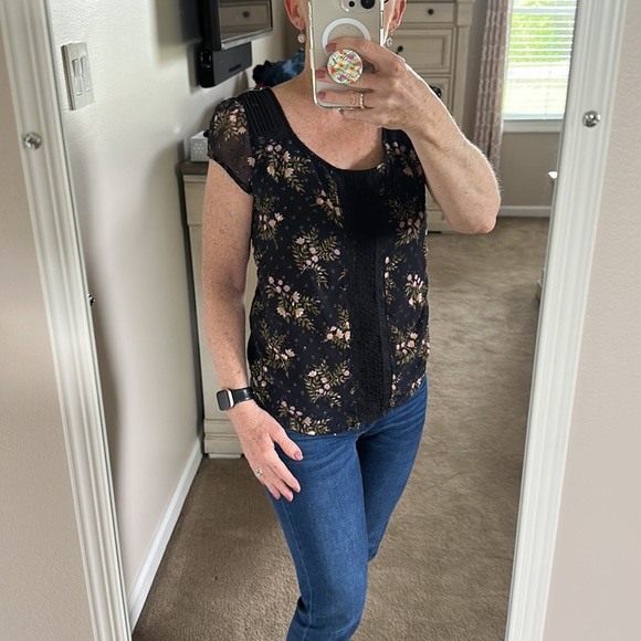 Lauren Conrad capped sheer sleeved scoop neck pullover blouse - Picture 4 of 9